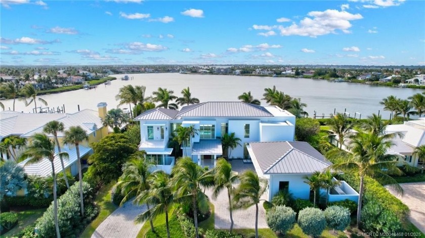 An exceptional waterfront residence in Sailfish Point, built in - Beach Home for sale in Stuart, Florida on Beachhouse.com