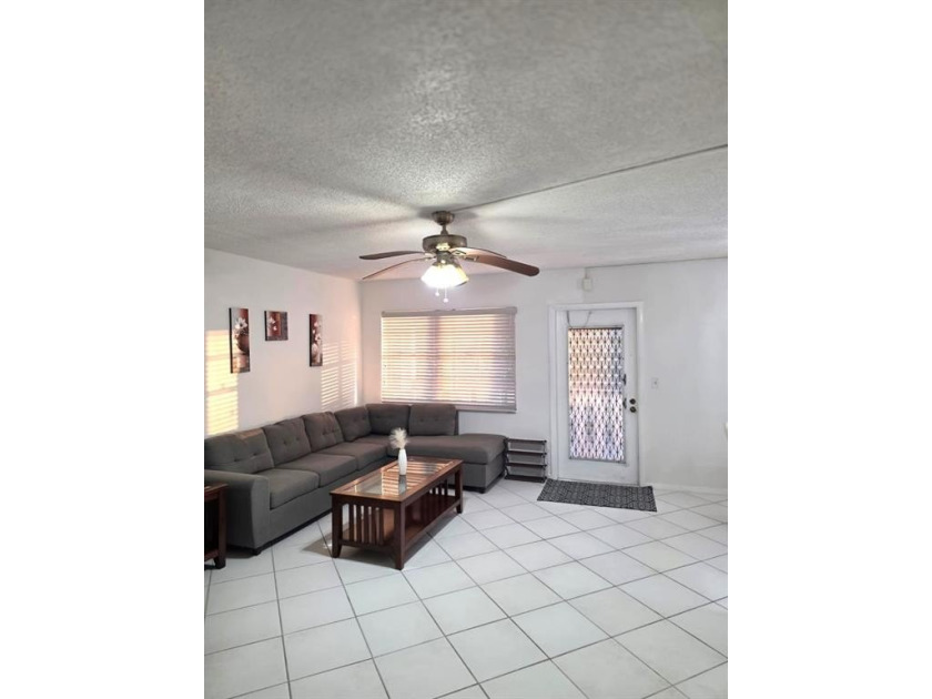 Move-in ready with a brand new renovated kitchen! Motivated - Beach Condo for sale in Deerfield Beach, Florida on Beachhouse.com