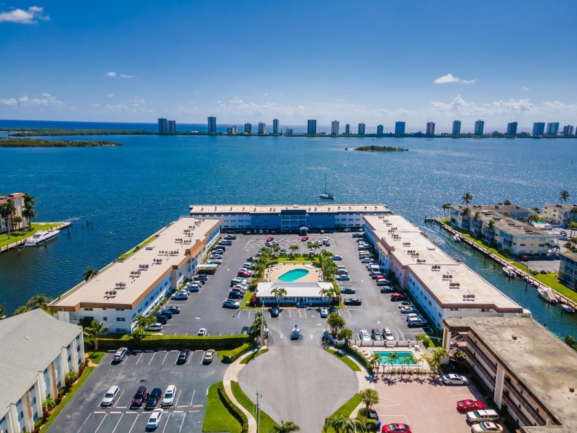 Indulge in the breathtaking waterviews from this captivating - Beach Condo for sale in North Palm Beach, Florida on Beachhouse.com