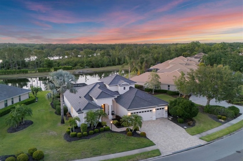 If there was one word to describe this home, it's PRISTINE! - Beach Home for sale in Lakewood Ranch, Florida on Beachhouse.com