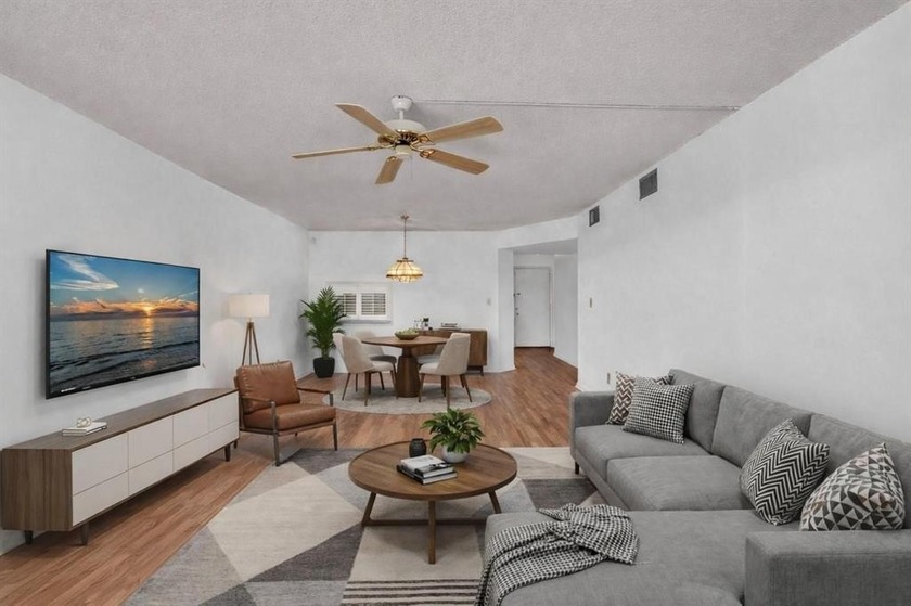 55+ Community. Freshly painted! Welcome to this beautiful 2bd - Beach Condo for sale in Tamarac, Florida on Beachhouse.com