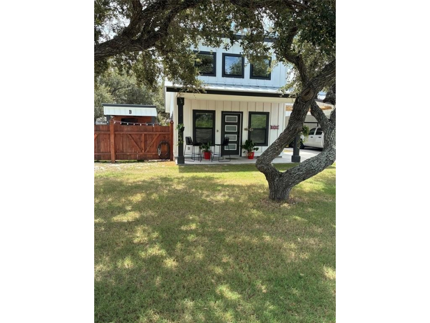 Welcome to your perfect coastal retreat in the heart of - Beach Home for sale in Rockport, Texas on Beachhouse.com