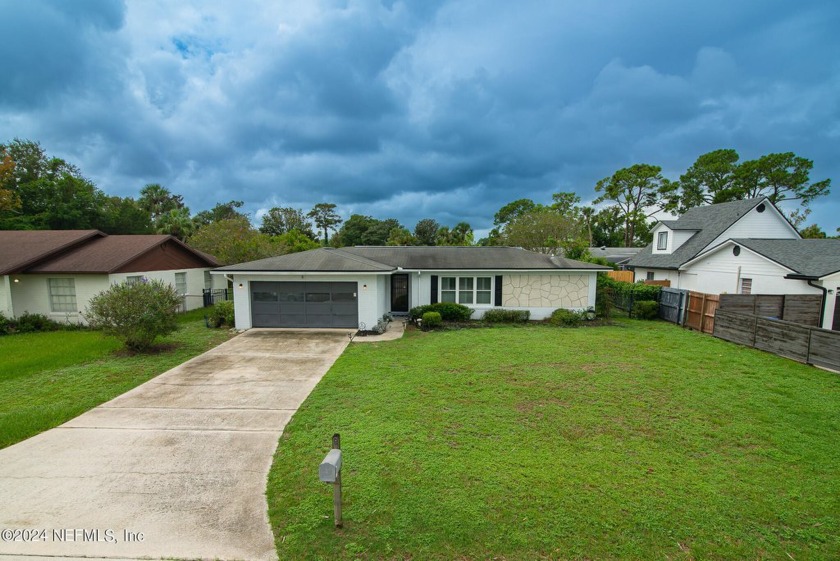 Beautiful 3/2 with pool, Dolphins Cove community has no - Beach Home for sale in Ponte Vedra Beach, Florida on Beachhouse.com