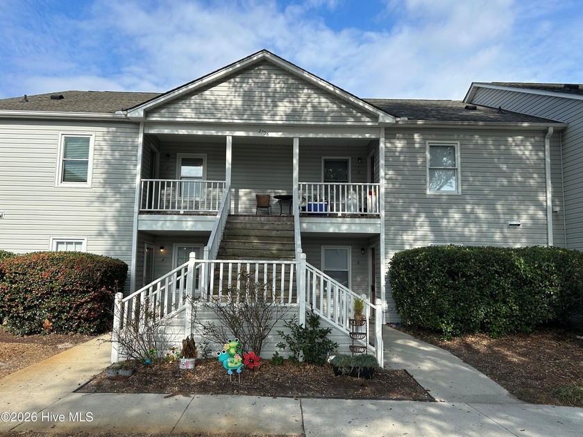This quaint 3-bedroom, 2-bath condo is perfectly situated in the - Beach Condo for sale in Wilmington, North Carolina on Beachhouse.com