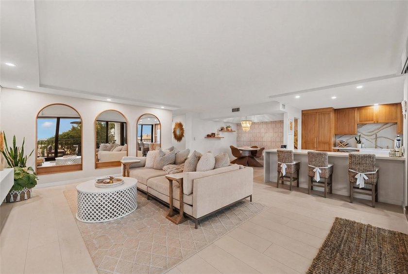 Turnkey renovated, this 2/2 residence at the Shore Club offers - Beach Condo for sale in Fort Lauderdale, Florida on Beachhouse.com