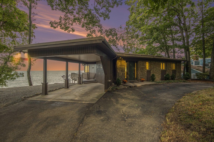 OFFER DEADLINE SUNDAY, SEPTEMBER 15TH AT 6:00PM. BREATH TAKING - Beach Home for sale in Spring Lake, Michigan on Beachhouse.com