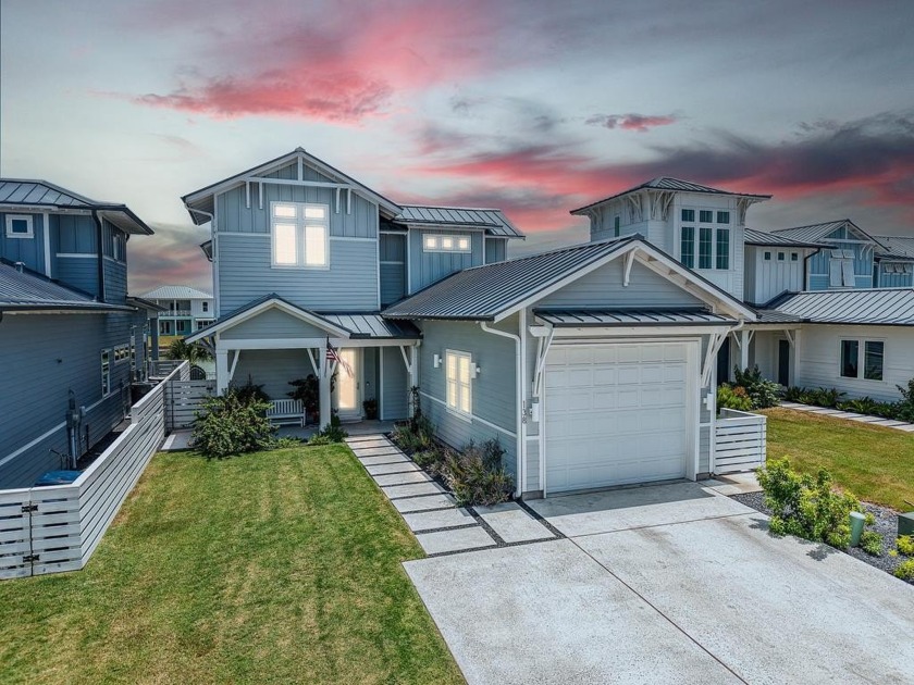 Your waterfront escape: 4 bedrooms, a stunning plunge pool - Beach Home for sale in Rockport, Texas on Beachhouse.com