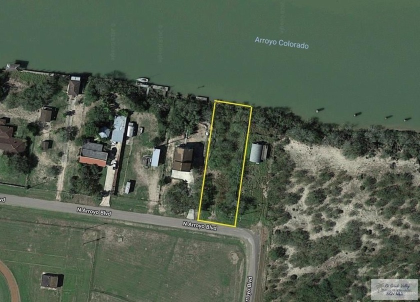 One of the last few lots left on the water in Rio Hondo. This - Beach Lot for sale in Rio Hondo, Texas on Beachhouse.com