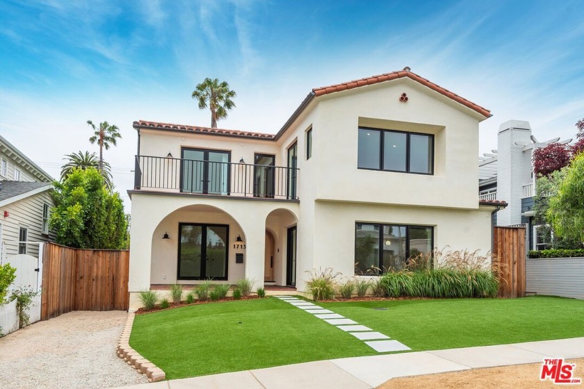 Stunning 1927 Spanish Revival! This beautifully reimagined 1927 - Beach Home for sale in Santa Monica, California on Beachhouse.com