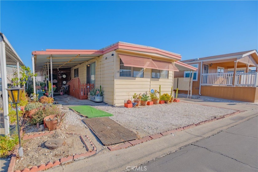 Welcome to this 1-bedroom, 1-bathroom mobile home located in - Beach Home for sale in Whittier, California on Beachhouse.com