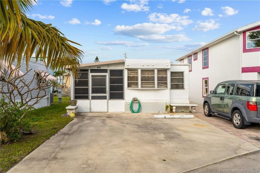 Don't miss this incredible opportunity to own a piece of Nettles - Beach Home for sale in Jensen Beach, Florida on Beachhouse.com