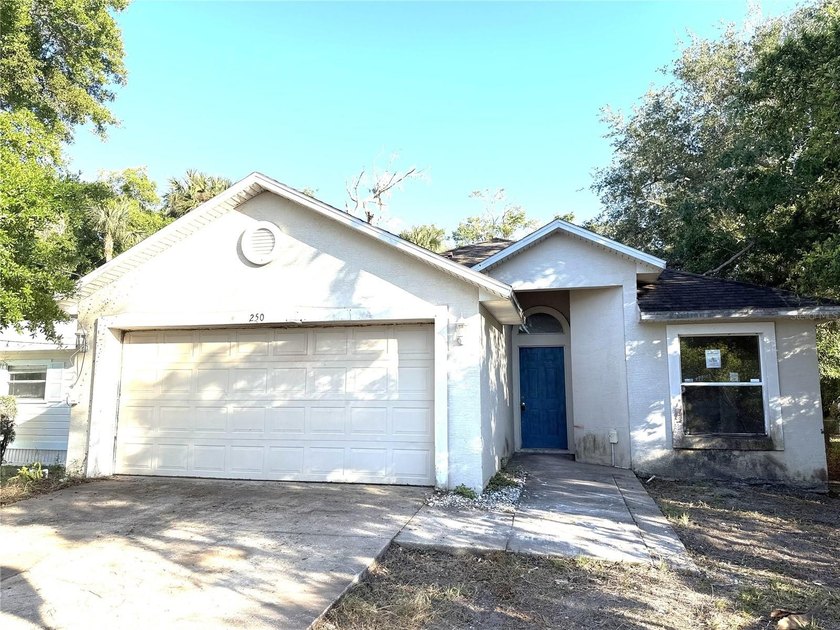 This 1,559 sq. ft. concrete block home, built in 2006, offers an - Beach Home for sale in Ormond Beach, Florida on Beachhouse.com