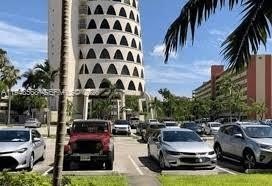 LAKEFRONT DEAL - PRICED TO SELL FAST!  1 BED/1 BATH IN A 24-HR - Beach Condo for sale in Miami, Florida on Beachhouse.com