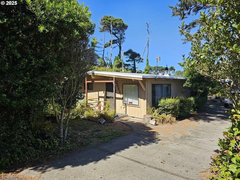 Charming and cozy coastal retreat in the heart of Florence's - Beach Home for sale in Florence, Oregon on Beachhouse.com