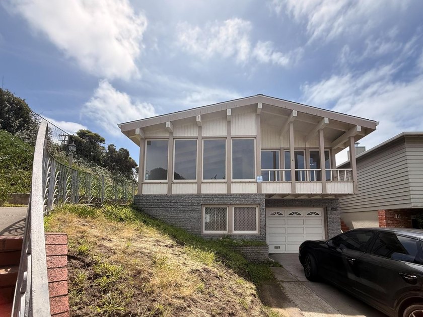 Nestled on a quiet cul-de-sac in one of Daly Citys most - Beach Home for sale in Daly City, California on Beachhouse.com