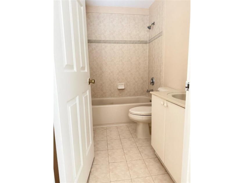 Amazing, only thirty minutes from the Keys. Nice, 3/2.5 - Beach Townhome/Townhouse for sale in Homestead, Florida on Beachhouse.com