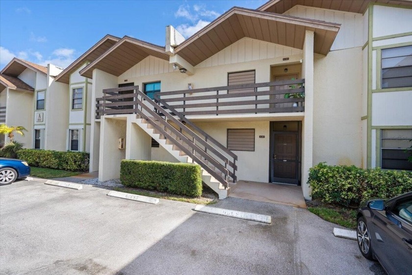 Beautifully updated and move in ready 2 bed/2 bath 2nd floor - Beach Condo for sale in Stuart, Florida on Beachhouse.com