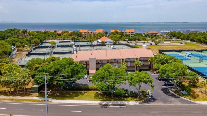 ?? Beautifully Renovated Condo - Prime Bradenton Beach Location!
 - Beach Condo for sale in Bradenton, Florida on Beachhouse.com