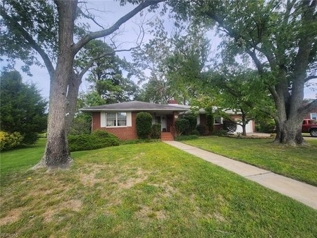 Beautiful all brick rancher on canal in Poquoson!  A rare find - Beach Home for sale in Poquoson, Virginia on Beachhouse.com