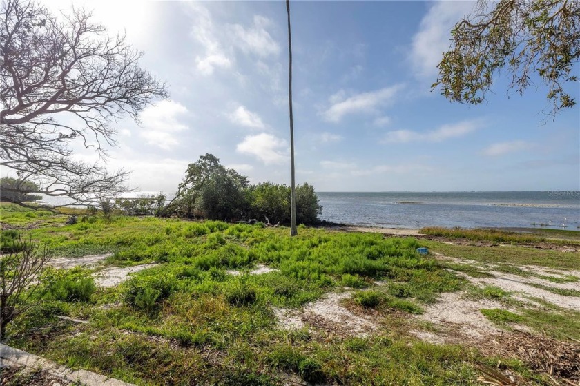 NO WATER INTRUSION IN THIS HOME!! Located in the highly - Beach Home for sale in St. Petersburg, Florida on Beachhouse.com