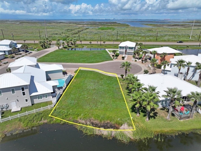 Rarely available cul-de-sac lot directly on the pond in upscale - Beach Lot for sale in Port Aransas, Texas on Beachhouse.com