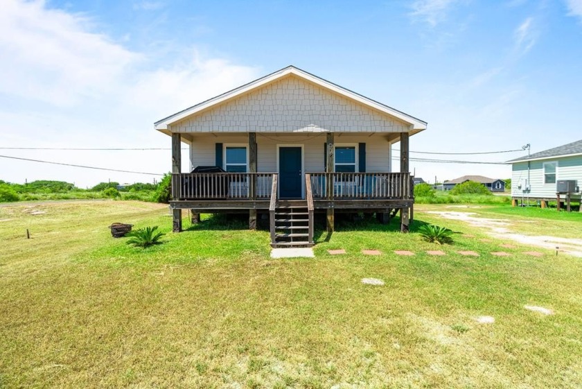 Charming Coastal Retreat in Holiday Beach W. Discover your - Beach Home for sale in Rockport, Texas on Beachhouse.com