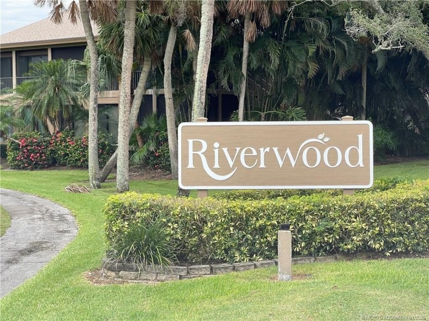 Riverwood Condo with Garage! Deeded beach access. Beautifully - Beach Condo for sale in Stuart, Florida on Beachhouse.com