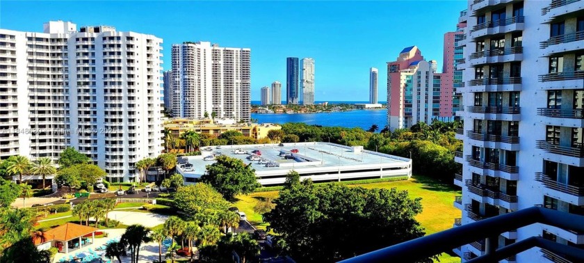 Amazing PANORAMIC BAY & OCEAN VIEW!!!! Great remodeled unit with - Beach Condo for sale in Aventura, Florida on Beachhouse.com