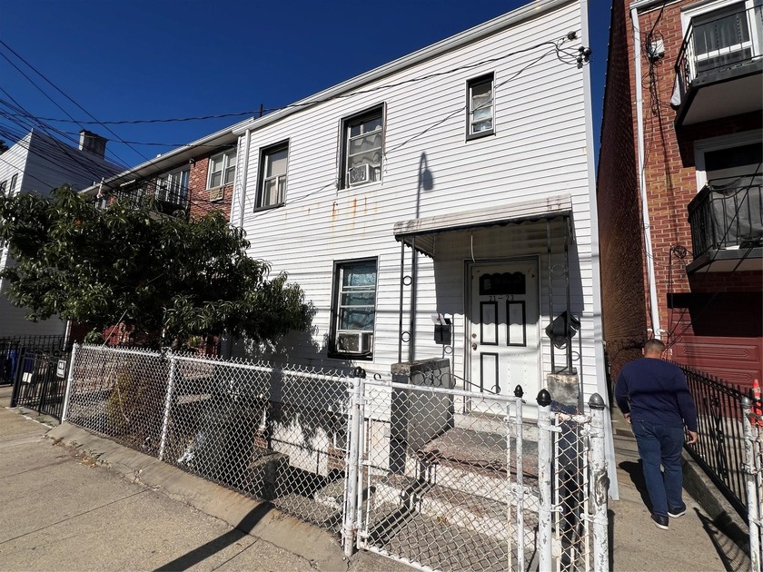 Prime Investment Opportunity in Long Island City, NY 3-Family - Beach Townhome/Townhouse for sale in Queens, New York on Beachhouse.com