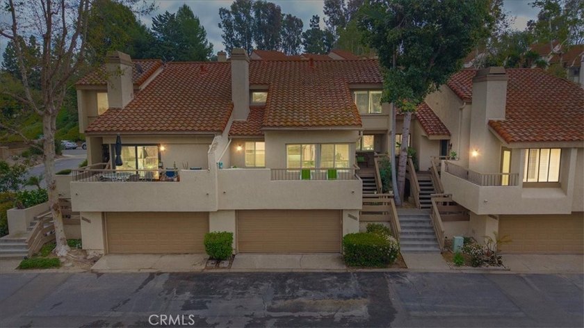 Stunning fully remodeled 3 bedroom, 3 bath townhouse showcasing - Beach Townhome/Townhouse for sale in Mission Viejo, California on Beachhouse.com