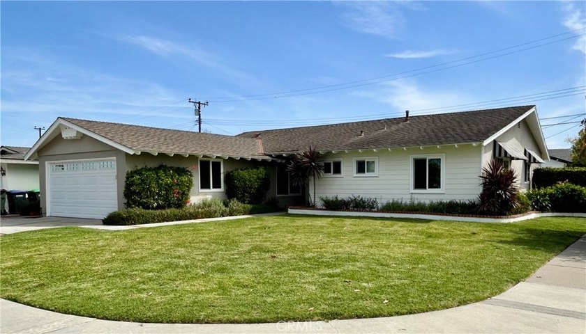 WELCOME TO THIS CHARMING 3-BEDROOM, 2-BATHROOM SINGLE STORY HOME - Beach Home for sale in Costa Mesa, California on Beachhouse.com