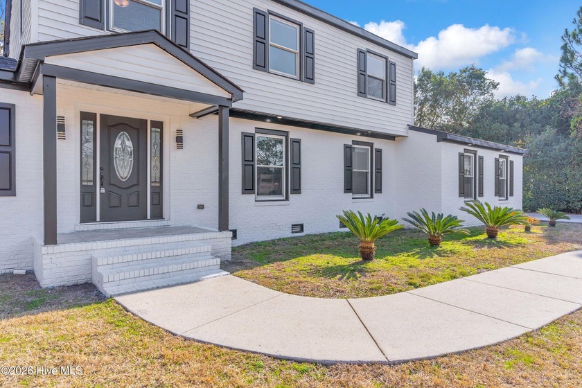 122 Devonshire Lane is situated in the highly desirable - Beach Home for sale in Wilmington, North Carolina on Beachhouse.com