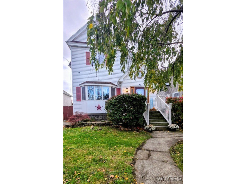 Welcome to 37 Bloomfield! This charming 4-bedroom, 2 full bath - Beach Home for sale in Buffalo, New York on Beachhouse.com