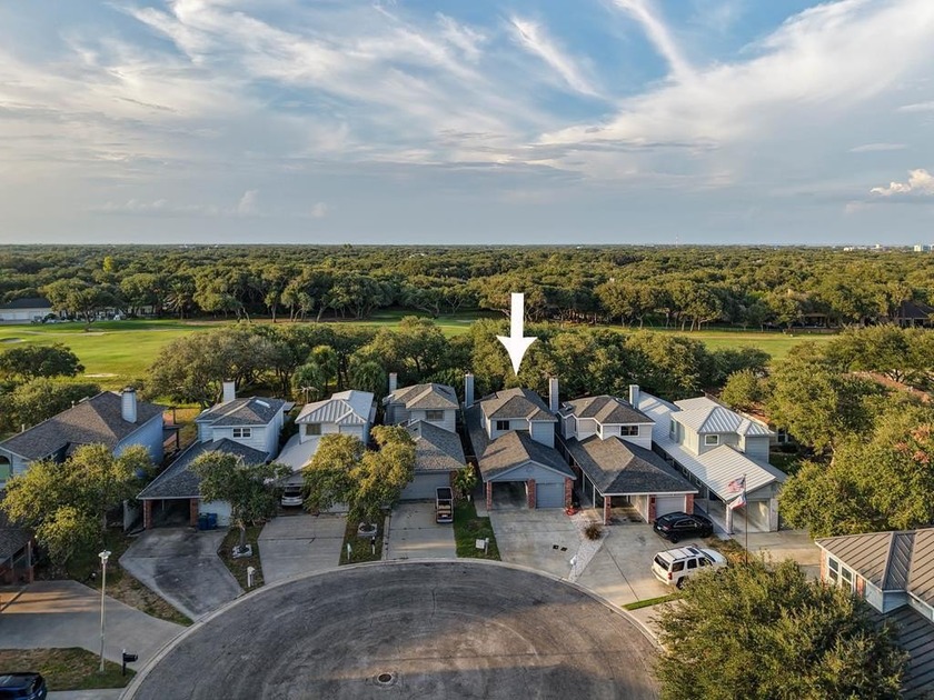 Adorable Detached Single Family Home in Rockport Country Club - - Beach Home for sale in Rockport, Texas on Beachhouse.com