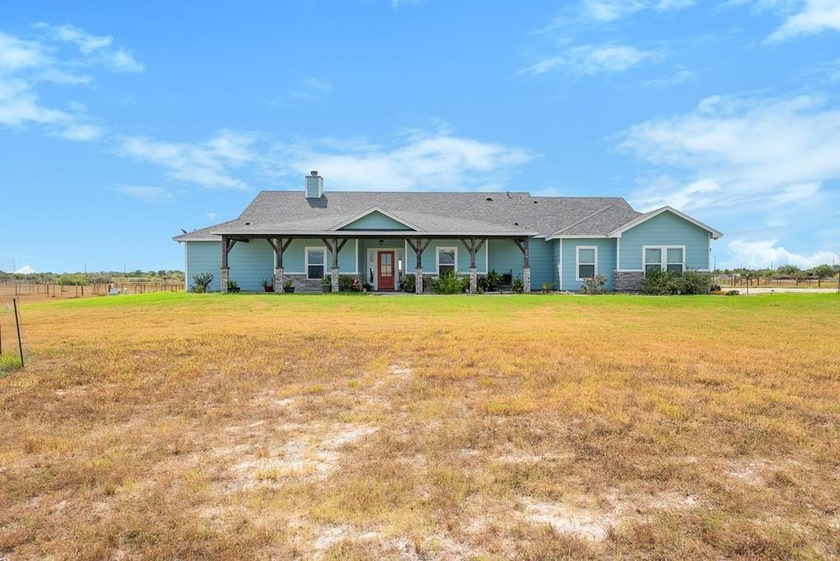 Motivated Sellers welcome you to dream home!  Nestled on 5 - Beach Home for sale in Rockport, Texas on Beachhouse.com