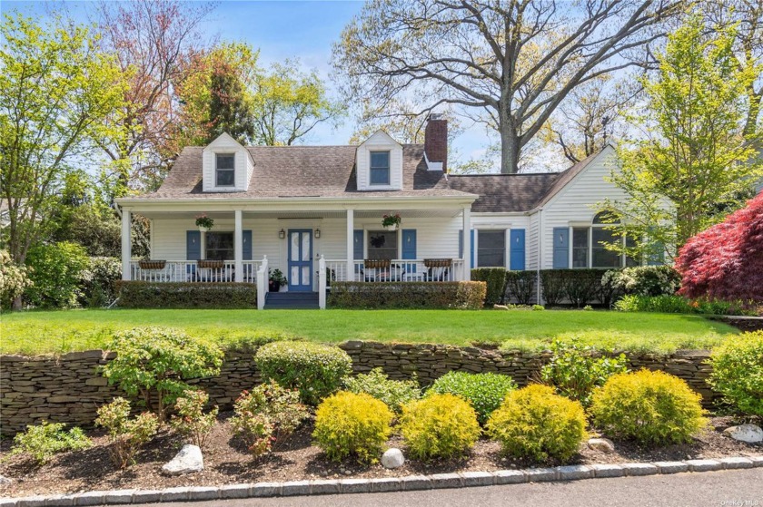 Pride of ownership in Mill Neck Estates! Nestled in this - Beach Home for sale in Oyster Bay, New York on Beachhouse.com