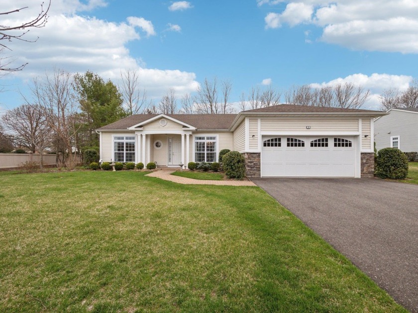 Welcome to 5 Hamlet Woods Drive, an exceptional residence - Beach Home for sale in Saint James, New York on Beachhouse.com