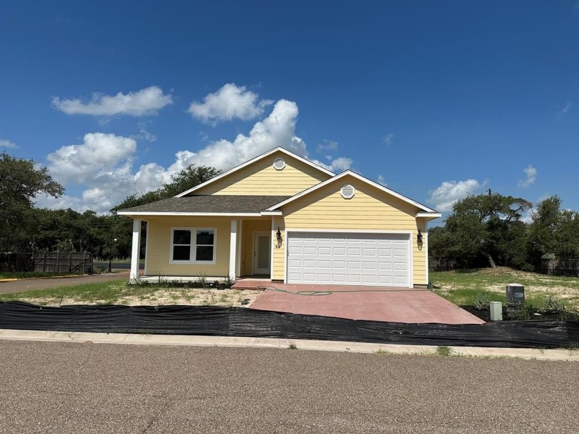 Gorgeous brand new construction home in Heron's Roost.  A gated - Beach Home for sale in Rockport, Texas on Beachhouse.com