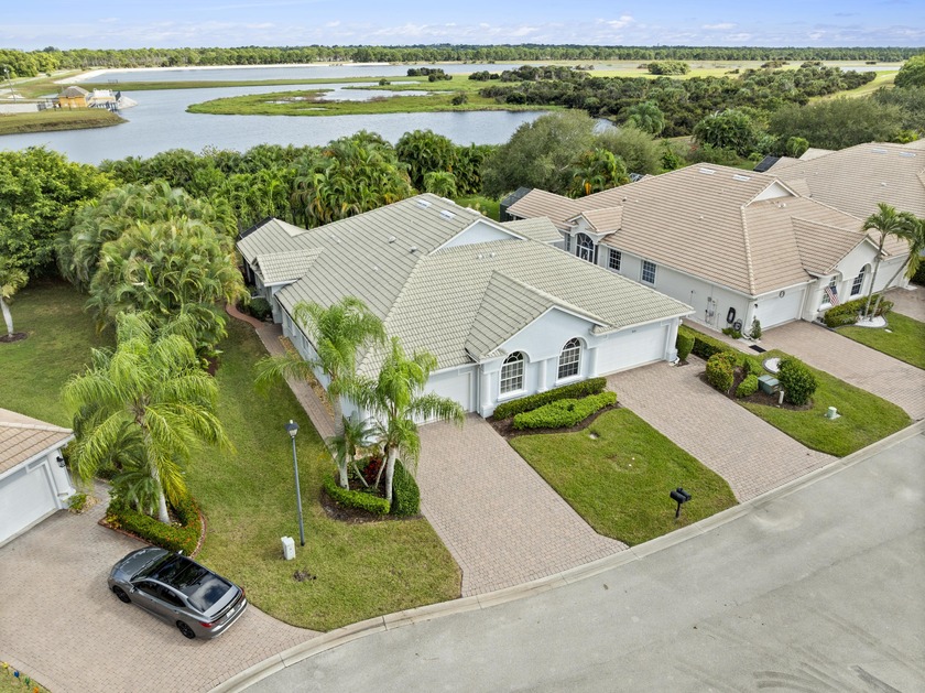 Welcome to your personal retreat in Jensen Beach Country - Beach Home for sale in Jensen Beach, Florida on Beachhouse.com