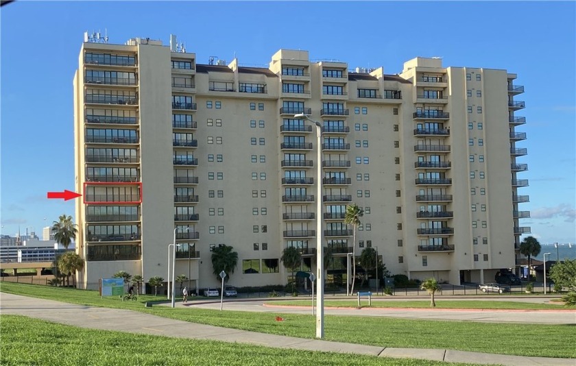 A must-see Marina Del Sol corner unit with fabulous views of the - Beach Condo for sale in Corpus Christi, Texas on Beachhouse.com