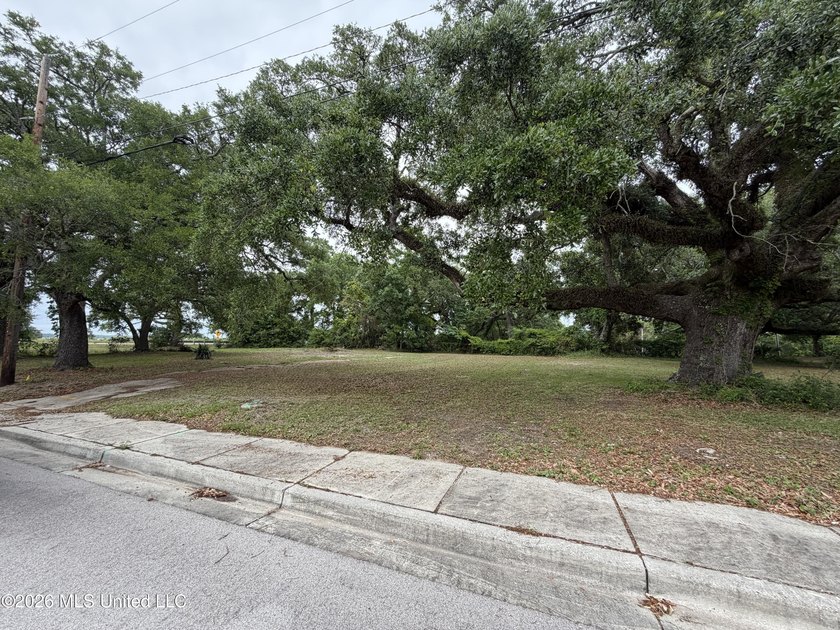 Cleared lot in Biloxi, conveniently located near casinos, dining - Beach Lot for sale in Biloxi, Mississippi on Beachhouse.com