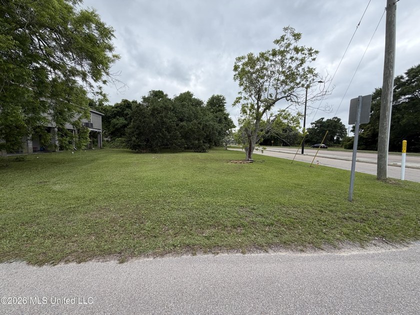 Cleared corner lot in Biloxi, just minutes from casinos, beaches - Beach Lot for sale in Biloxi, Mississippi on Beachhouse.com