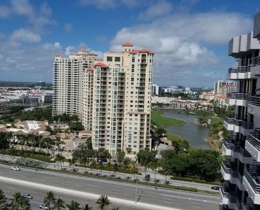 CHARMING HIGH-FLOOR UNIT WITH SPECTACULAR UNOBSTRUCTED VIEWS OF - Beach Condo for sale in Aventura, Florida on Beachhouse.com