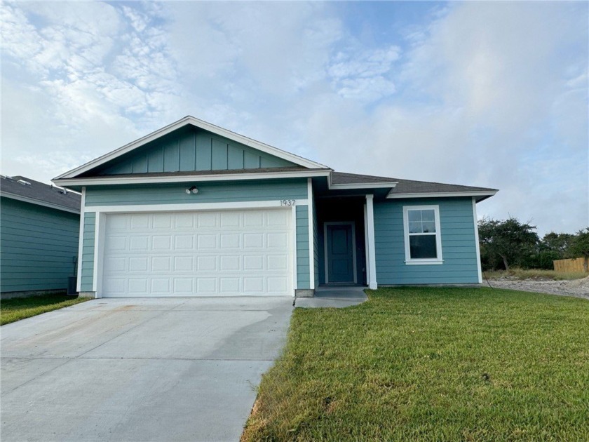 Welcome to 1937 Lighthouse, a beautiful 4-bedroom, 2-bath home - Beach Home for sale in Aransas Pass, Texas on Beachhouse.com