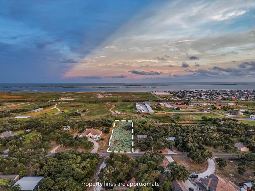 Vacant 1-acre lot in a desirable, well-developed Rockport - Beach Lot for sale in Rockport, Texas on Beachhouse.com