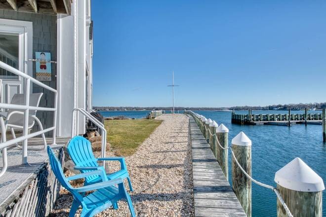 Waterfront Condo located at 8 Oyster Point, Greenport in - Beach Condo for sale in Greenport, New York on Beachhouse.com