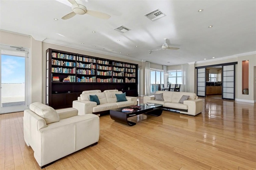 THIS SPECTACULAR PH WITH SPECTACULAR VIEWS AND EXPANSIVE - Beach Condo for sale in Fort Lauderdale, Florida on Beachhouse.com