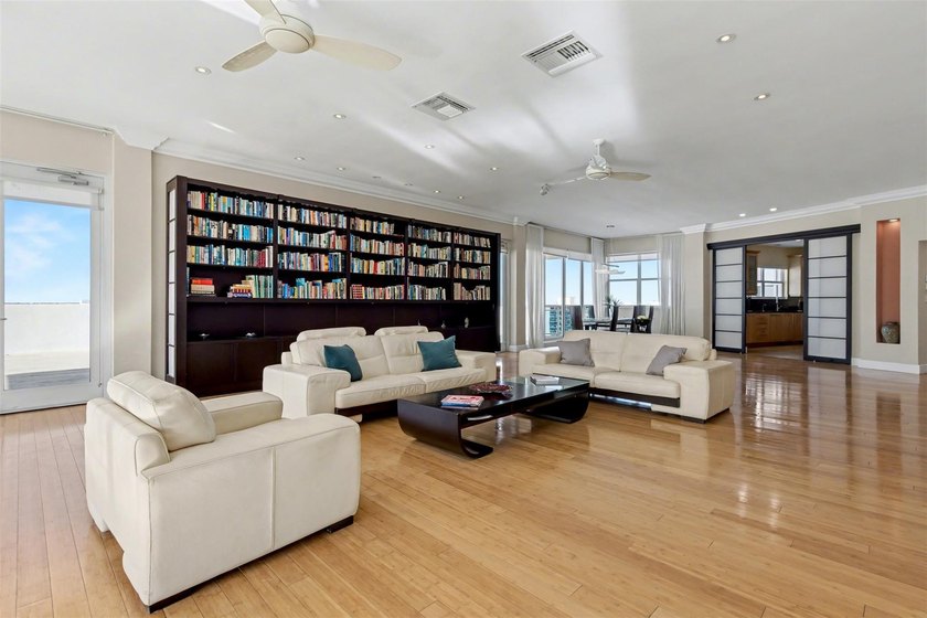THIS SPECTACULAR PH WITH SPECTACULAR VIEWS AND EXPANSIVE - Beach Condo for sale in Fort Lauderdale, Florida on Beachhouse.com