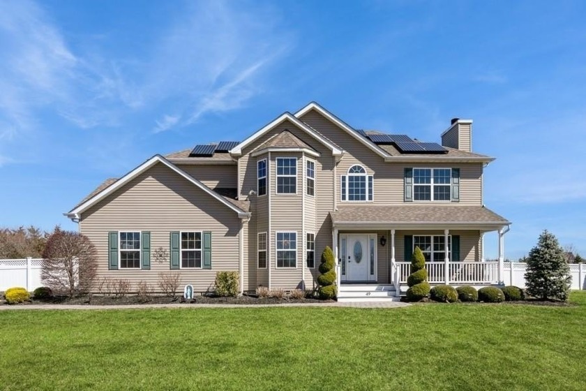 Charming Colonial with Spacious Yard  Modern Comforts.
Welcome - Beach Home for sale in Wading River, New York on Beachhouse.com