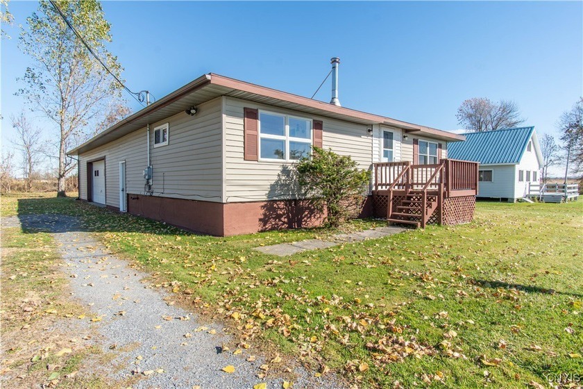 Come check out this Fabulous Fall find!!! Awesome Lake Ontario - Beach Home for sale in Dexter, New York on Beachhouse.com